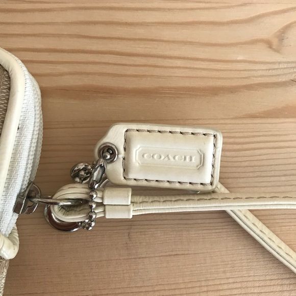 Small Coach wristlet - Picture 5 of 10